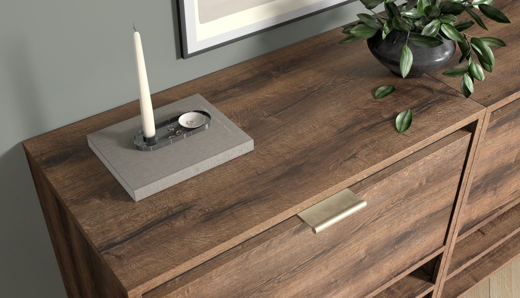 В интерьере